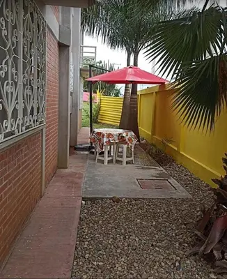Un patio o zona al aire libre en Hotel Senda del Ángel