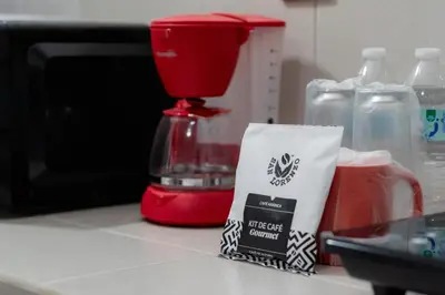Utensilios para hacer té y café en Casa Uxmal de Taxco