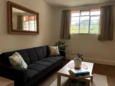 Zona de estar de Lovely one bedroom apartment surrounded by nature