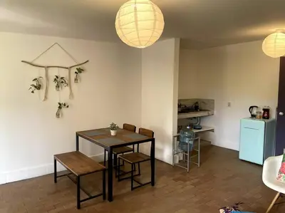 Una cocina o zona de cocina en Lovely one bedroom apartment surrounded by nature