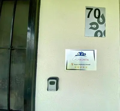 Certificado, premio, señal o documento que está expuesto en LA CASABONITA vistalberca AirA