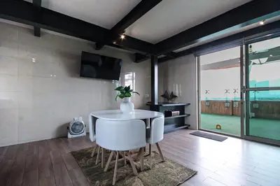 Una cocina o zona de cocina en Luxury Rooftop SuiteB