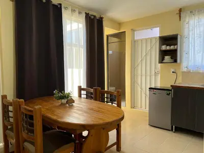 Una cocina o zona de cocina en Ideal apartment to rest near the Airport
