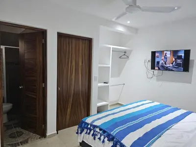 Una televisión o centro de entretenimiento en Nayuu' Estudio