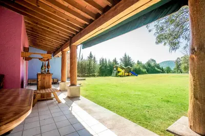Jardín al aire libre en Casa de campo, jardín con juegos privado