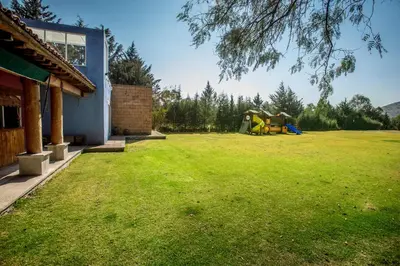 Jardín al aire libre en Casa de campo, jardín con juegos privado