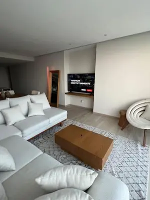 Una televisión o centro de entretenimiento en MAR DEL RIO - Torre Península - Playa privada