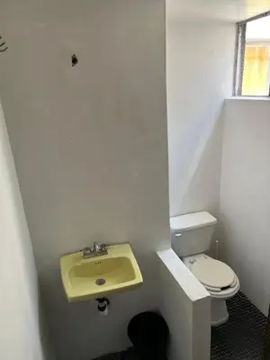 Un baño de BORAR PRUEBa