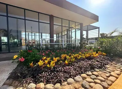 Jardín al aire libre en Casas MAJUM Corvus