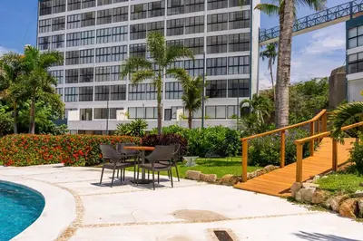 Piscina en o cerca de Acapulco Retreat with Bay Views & Amenities
