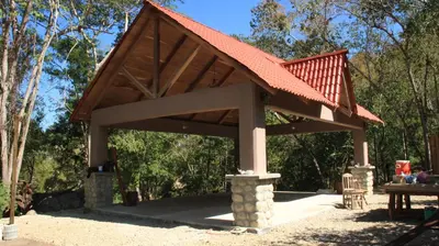 Edificio en el que se encuentra el camping