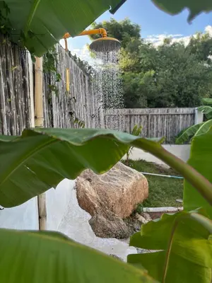 Jardín al aire libre en Kasa Koh
