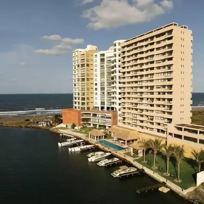 Departamento acogedor con vista al mar y alberca