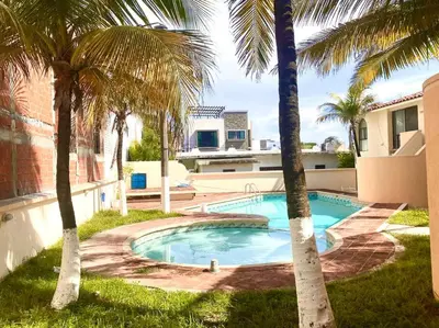 Piscina en o cerca de Depto a 3 cuadras de la playa