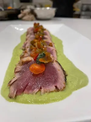 Comida en o cerca de esta villa