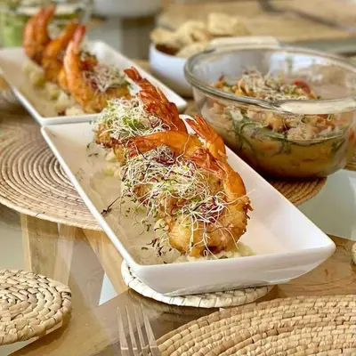 Comida en o cerca de esta villa