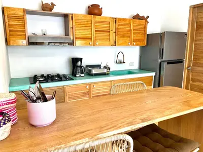 Una cocina o zona de cocina en Casa cerca de la playa, piscina, starlink