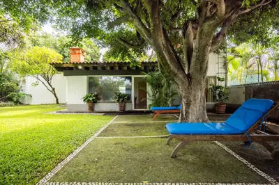 Jardín al aire libre en Family-Friendly Oasis with Pool in Cuernavaca