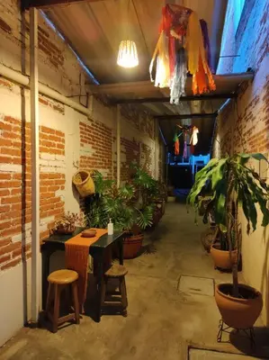 Un restaurante o sitio para comer en The azul flat room
