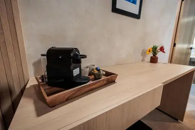 Utensilios para hacer té y café en Casa 1800 Oaxaca Boutique Hotel City Center based