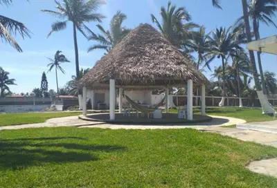 Jardín al aire libre en Hotel Mariam