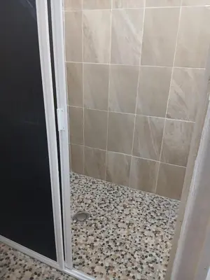 Un baño de Hostal