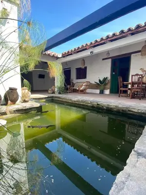 Edificio en el que se encuentra la habitación en casa particular