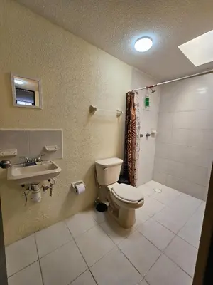 Un baño de Sensity Home Casa viveros, Amplia, Espaciosa y Hogareña