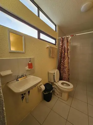Un baño de Sensity Home Casa viveros, Amplia, Espaciosa y Hogareña