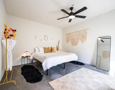 Cama o camas de una habitación en Casa Lumos - Minimalist Comfort Suites in Centro Historico