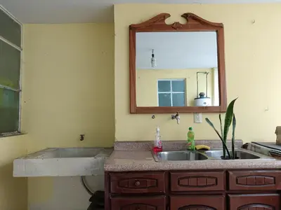 Plano de Habitación individual con baño cerca al Parque San José
