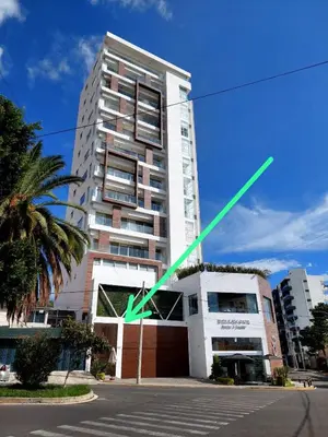 Edificio en el que se encuentra el apartamento