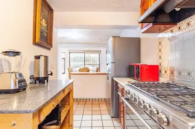 Una cocina o zona de cocina en Casa de descanso con alberca en burgos Cuernavaca