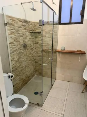 Un baño de Departamento de las flores