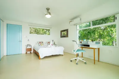 Cama o camas de una habitación en Luxury House with Pool fire Pit & Lake view