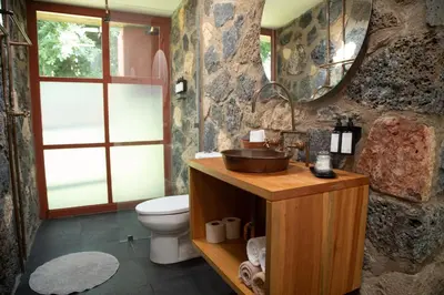 Un baño de Casa Chavela