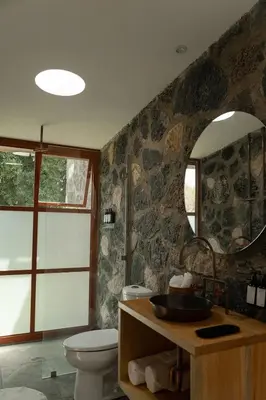 Un baño de Casa Chavela