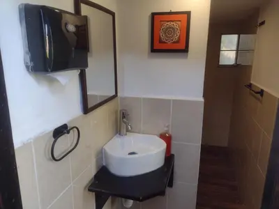 Un baño de Aldea Xochi cabañas