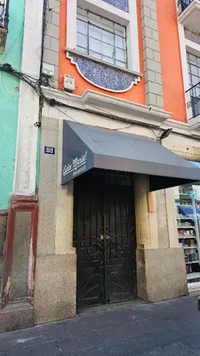 Fachada o entrada de Departamento recién remodelado en centro histórico