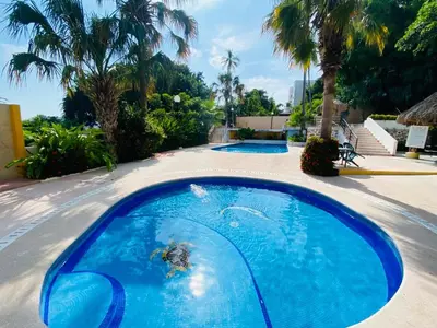 Piscina en o cerca de tres recámaras
