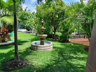 Jardín al aire libre en Casa Esperanza