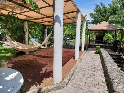 Jardín al aire libre en Casa Esperanza