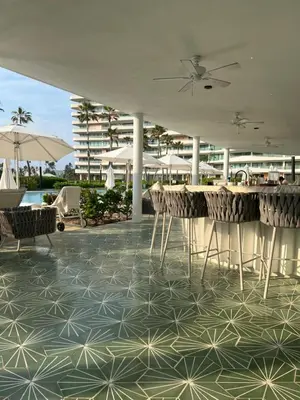 Un restaurante o sitio para comer en Acapulco Diamante La Isla Residences & Spa
