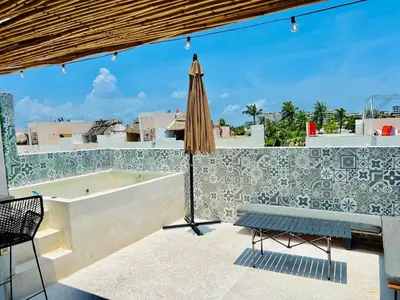 Un balcón o terraza de Spectacular Terraza Loft Glamping Private Jacuzzi
