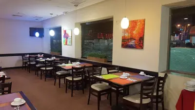 Un restaurante o sitio para comer en HOTEL ValgrandE