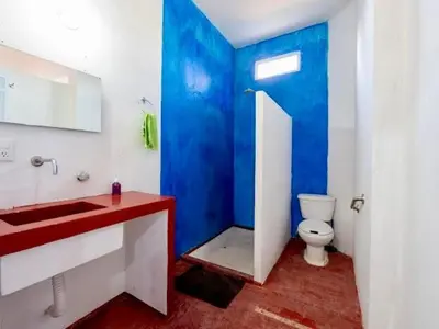 Un baño de Bonita casa cerca de la playa