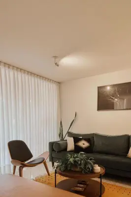 Zona de estar de 21 Wonderful apartment location design balcony