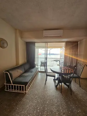 Zona de estar de Departamento vista al mar y acceso a playa en bahía de Acapulco - Torres Gemelas