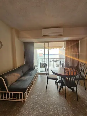 Zona de estar de Departamento vista al mar y acceso a playa en bahía de Acapulco - Torres Gemelas