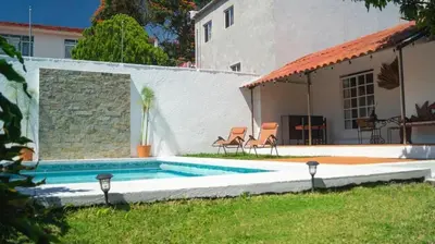 Piscina en o cerca de Sayaná House